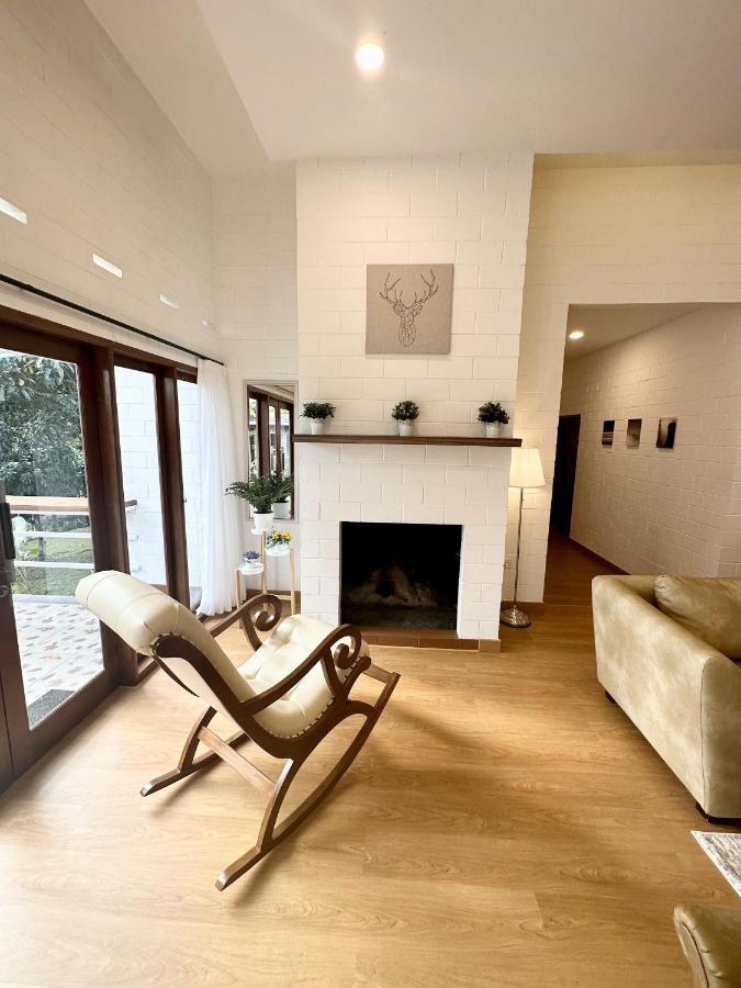 Villa Putih Le Cordon Μπαντούνγκ Εξωτερικό φωτογραφία