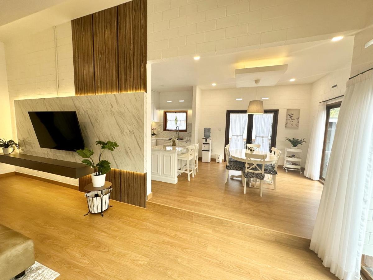 Villa Putih Le Cordon Μπαντούνγκ Εξωτερικό φωτογραφία