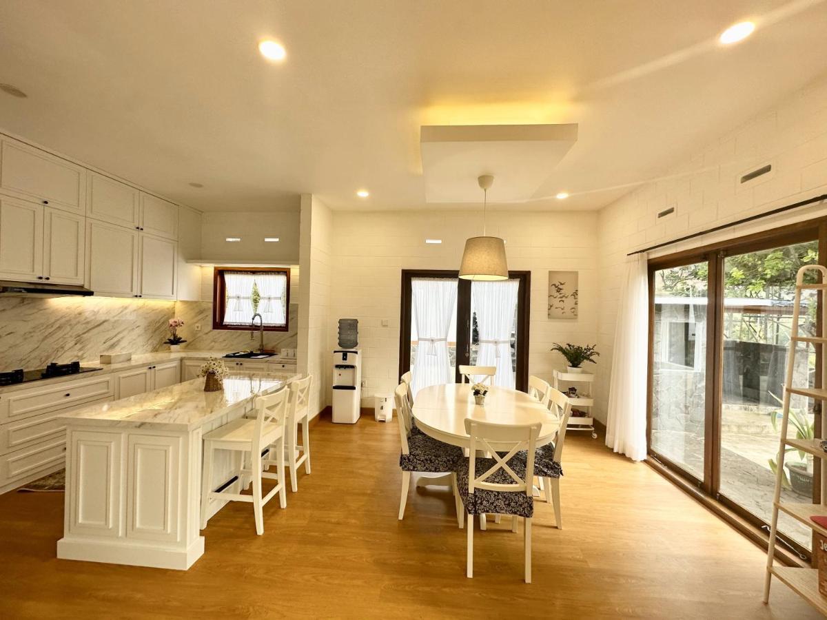 Villa Putih Le Cordon Μπαντούνγκ Εξωτερικό φωτογραφία