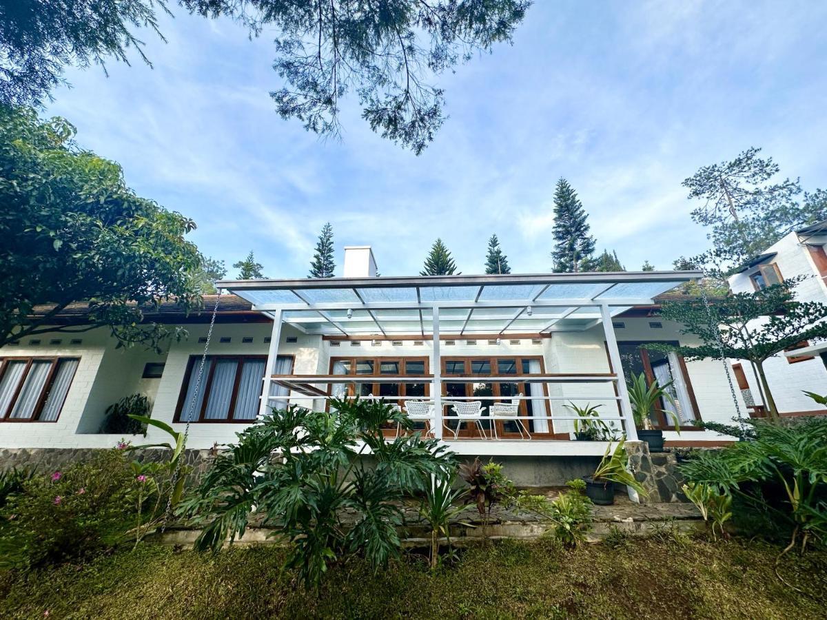 Villa Putih Le Cordon Μπαντούνγκ Εξωτερικό φωτογραφία