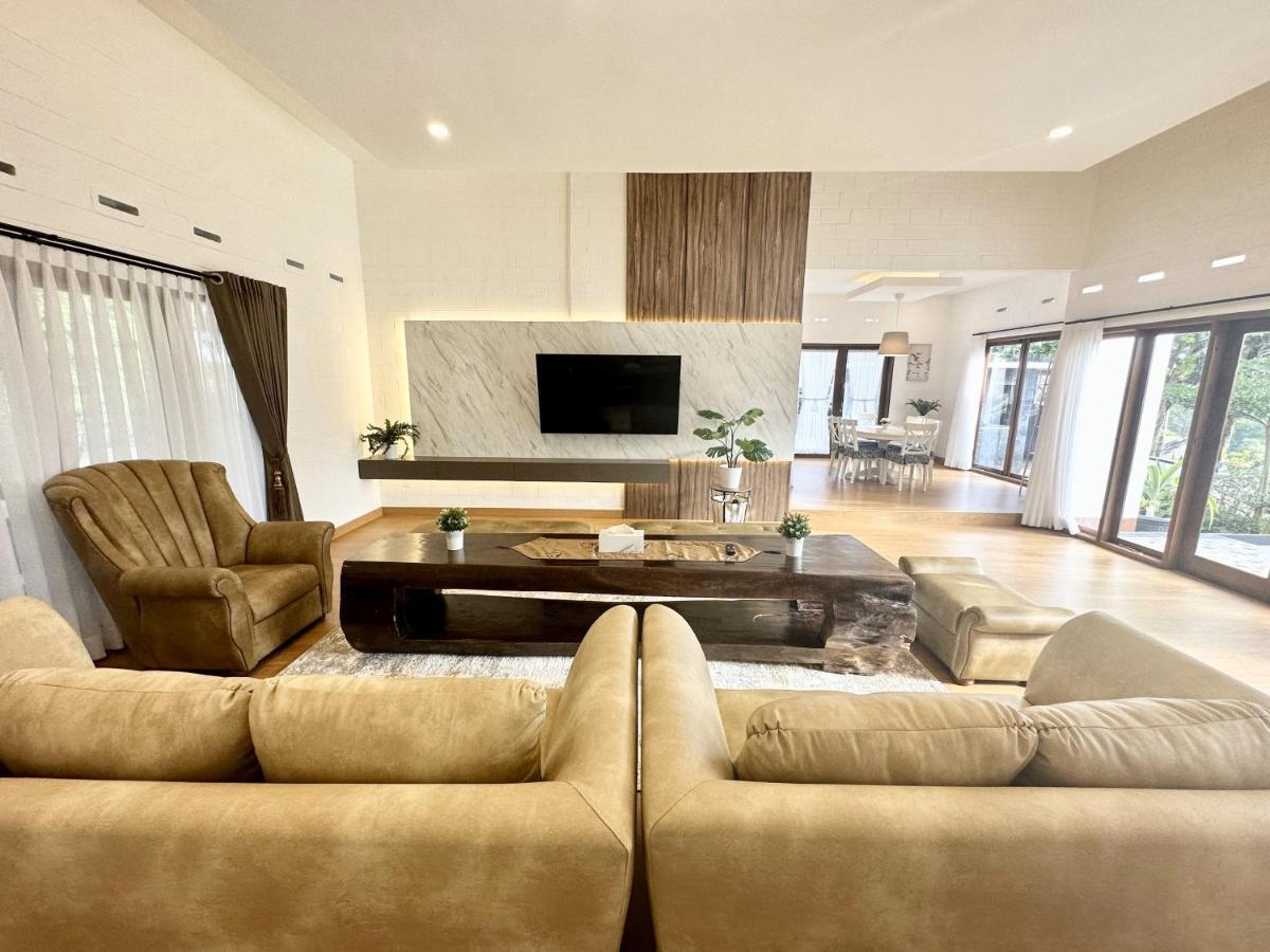 Villa Putih Le Cordon Μπαντούνγκ Εξωτερικό φωτογραφία